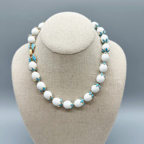 Mid Century Crown Trifari Choker Necklace White Lucite & Turquoise Enamel Caps - Picture 1 of 10